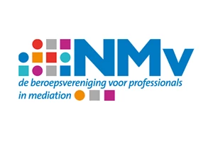 Logo NMv accreditatie mediation opleider Caleidoscoop Leertrajecten